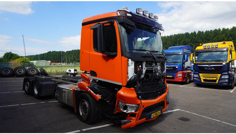 Mercedes-Benz ANTOS 2843 6x2 DAMAGED VEHICLE - Kuorma-auto alusta: kuva Mercedes-Benz ANTOS 2843 6x2 DAMAGED VEHICLE - Kuorma-auto alusta Mercedes-Benz ANTOS 2843 6x2 DAMAGED VEHICLE - Kuorma-auto alusta: kuva Mercedes-Benz ANTOS 2843 6x2 DAMAGED VEHICLE - Kuorma-auto alusta