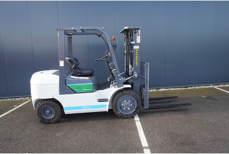 Eurotrac FE 30 ECO ELECTRIC FORKLIFT - Rakennuskoneet: kuva Eurotrac FE 30 ECO ELECTRIC FORKLIFT - Rakennuskoneet Eurotrac FE 30 ECO ELECTRIC FORKLIFT - Rakennuskoneet: kuva Eurotrac FE 30 ECO ELECTRIC FORKLIFT - Rakennuskoneet