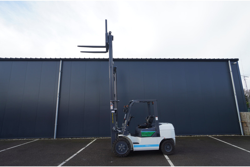 Eurotrac FE 30 ECO ELECTRIC FORKLIFT - Rakennuskoneet: kuva Eurotrac FE 30 ECO ELECTRIC FORKLIFT - Rakennuskoneet Eurotrac FE 30 ECO ELECTRIC FORKLIFT - Rakennuskoneet: kuva Eurotrac FE 30 ECO ELECTRIC FORKLIFT - Rakennuskoneet