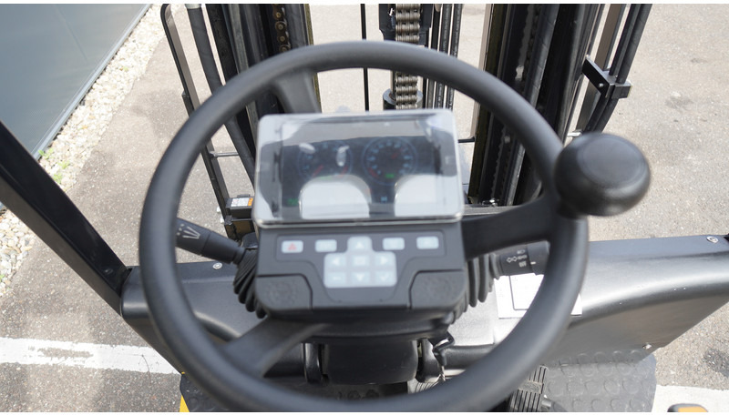 Eurotrac FE18-S 1.8 TON TRIPLEX 3-STAGE NEW FORKLIFT - Rakennuskoneet: kuva Eurotrac FE18-S 1.8 TON TRIPLEX 3-STAGE NEW FORKLIFT - Rakennuskoneet Eurotrac FE18-S 1.8 TON TRIPLEX 3-STAGE NEW FORKLIFT - Rakennuskoneet: kuva Eurotrac FE18-S 1.8 TON TRIPLEX 3-STAGE NEW FORKLIFT - Rakennuskoneet