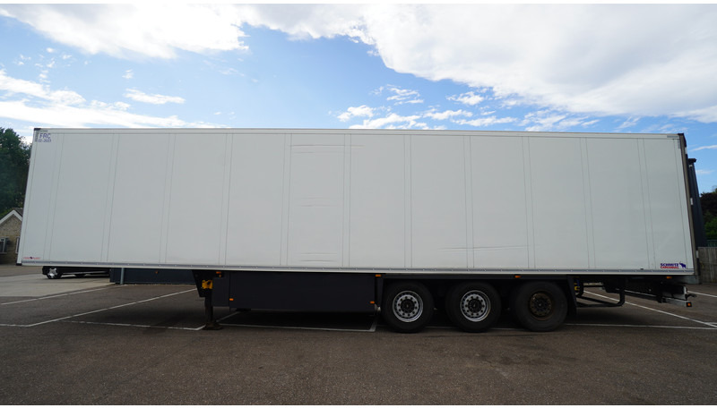 Schmitz Cargobull 3 AXLE FRIGO TRAILER - Refrigeraattori puoliperävaunu: kuva Schmitz Cargobull 3 AXLE FRIGO TRAILER - Refrigeraattori puoliperävaunu Schmitz Cargobull 3 AXLE FRIGO TRAILER - Refrigeraattori puoliperävaunu: kuva Schmitz Cargobull 3 AXLE FRIGO TRAILER - Refrigeraattori puoliperävaunu