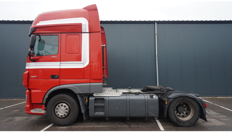 DAF XF 480 SSC EURO 6 882.600KM - Vetopöytäauto: kuva DAF XF 480 SSC EURO 6 882.600KM - Vetopöytäauto DAF XF 480 SSC EURO 6 882.600KM - Vetopöytäauto: kuva DAF XF 480 SSC EURO 6 882.600KM - Vetopöytäauto