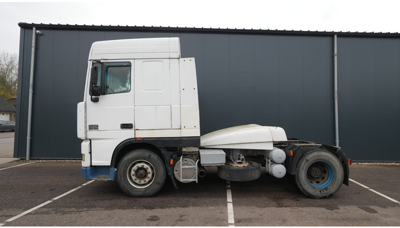 DAF XF 95.380 SC MANUAL GEARBOX EURO 3 - Vetopöytäauto: kuva DAF XF 95.380 SC MANUAL GEARBOX EURO 3 - Vetopöytäauto DAF XF 95.380 SC MANUAL GEARBOX EURO 3 - Vetopöytäauto: kuva DAF XF 95.380 SC MANUAL GEARBOX EURO 3 - Vetopöytäauto