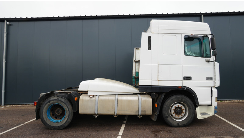 DAF XF 95.380 SC MANUAL GEARBOX EURO 3 - Vetopöytäauto: kuva DAF XF 95.380 SC MANUAL GEARBOX EURO 3 - Vetopöytäauto DAF XF 95.380 SC MANUAL GEARBOX EURO 3 - Vetopöytäauto: kuva DAF XF 95.380 SC MANUAL GEARBOX EURO 3 - Vetopöytäauto
