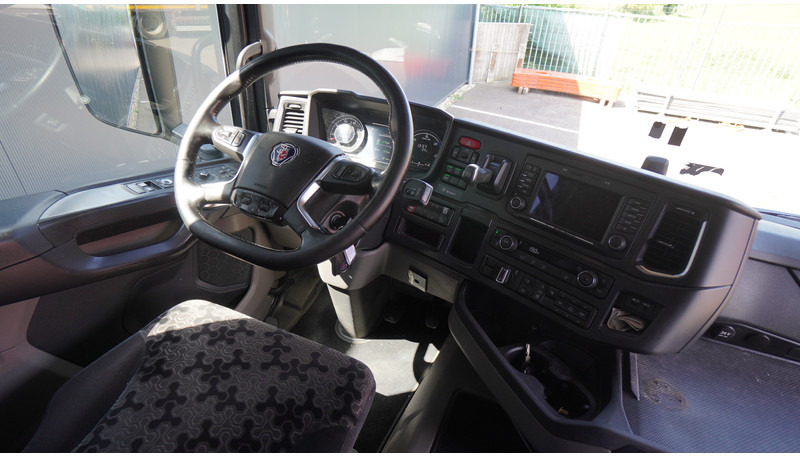 Scania R 410 LNG ADR 831.000KM RETARDER - Vetopöytäauto: kuva Scania R 410 LNG ADR 831.000KM RETARDER - Vetopöytäauto Scania R 410 LNG ADR 831.000KM RETARDER - Vetopöytäauto: kuva Scania R 410 LNG ADR 831.000KM RETARDER - Vetopöytäauto