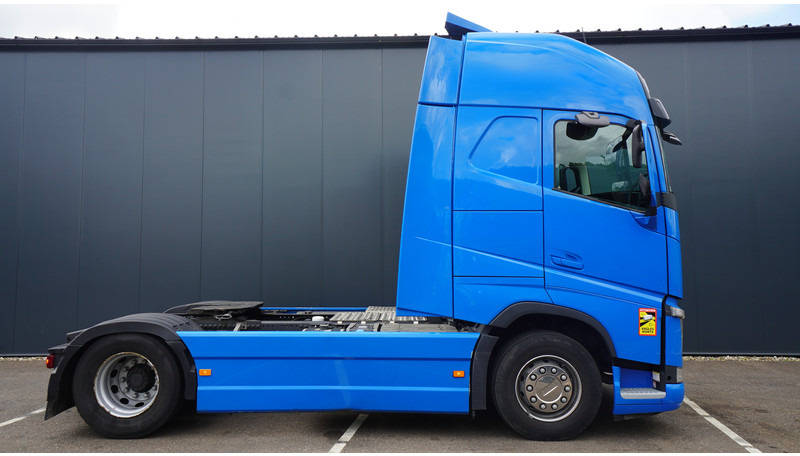 Volvo FH 460 LNG GLOBETROTTER TRUCK WITH 839.000KM - Vetopöytäauto: kuva Volvo FH 460 LNG GLOBETROTTER TRUCK WITH 839.000KM - Vetopöytäauto Volvo FH 460 LNG GLOBETROTTER TRUCK WITH 839.000KM - Vetopöytäauto: kuva Volvo FH 460 LNG GLOBETROTTER TRUCK WITH 839.000KM - Vetopöytäauto