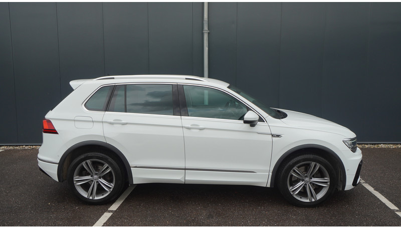 Volkswagen Tiguan 2.0 TDI R LINE 4MOTION - Minibussi, Pikkubussi: kuva Volkswagen Tiguan 2.0 TDI R LINE 4MOTION - Minibussi, Pikkubussi Volkswagen Tiguan 2.0 TDI R LINE 4MOTION - Minibussi, Pikkubussi: kuva Volkswagen Tiguan 2.0 TDI R LINE 4MOTION - Minibussi, Pikkubussi