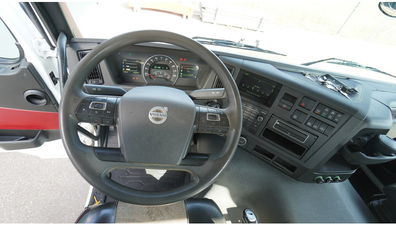 Volvo FMX 460 8X4 OPEN BOX WITH HIAB X-HIPRO 232 E-3 CRANE - Nosturiauto: kuva Volvo FMX 460 8X4 OPEN BOX WITH HIAB X-HIPRO 232 E-3 CRANE - Nosturiauto Volvo FMX 460 8X4 OPEN BOX WITH HIAB X-HIPRO 232 E-3 CRANE - Nosturiauto: kuva Volvo FMX 460 8X4 OPEN BOX WITH HIAB X-HIPRO 232 E-3 CRANE - Nosturiauto