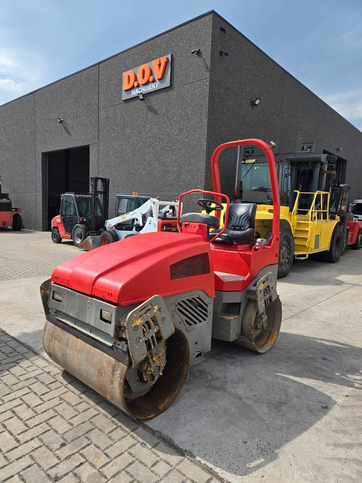 BOMAG BW120 AD-4 - Jyrä: kuva BOMAG BW120 AD-4 - Jyrä BOMAG BW120 AD-4 - Jyrä: kuva BOMAG BW120 AD-4 - Jyrä