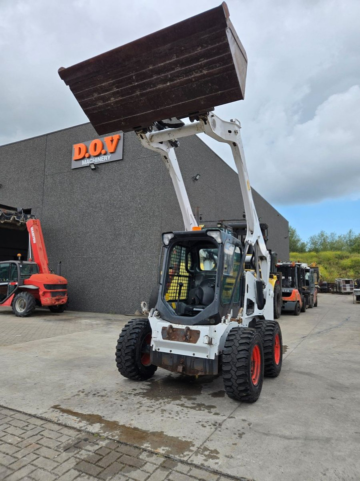Bobcat S 770 - Pyöräkuormaaja: kuva Bobcat S 770 - Pyöräkuormaaja Bobcat S 770 - Pyöräkuormaaja: kuva Bobcat S 770 - Pyöräkuormaaja