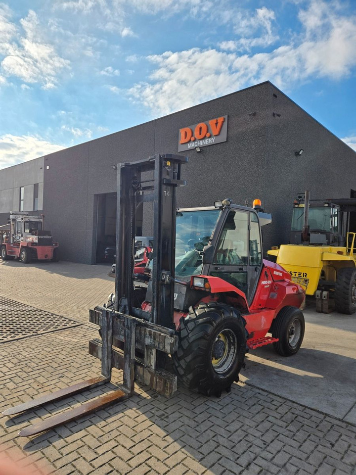 Manitou M50-2H - Dieseltrukki: kuva Manitou M50-2H - Dieseltrukki Manitou M50-2H - Dieseltrukki: kuva Manitou M50-2H - Dieseltrukki