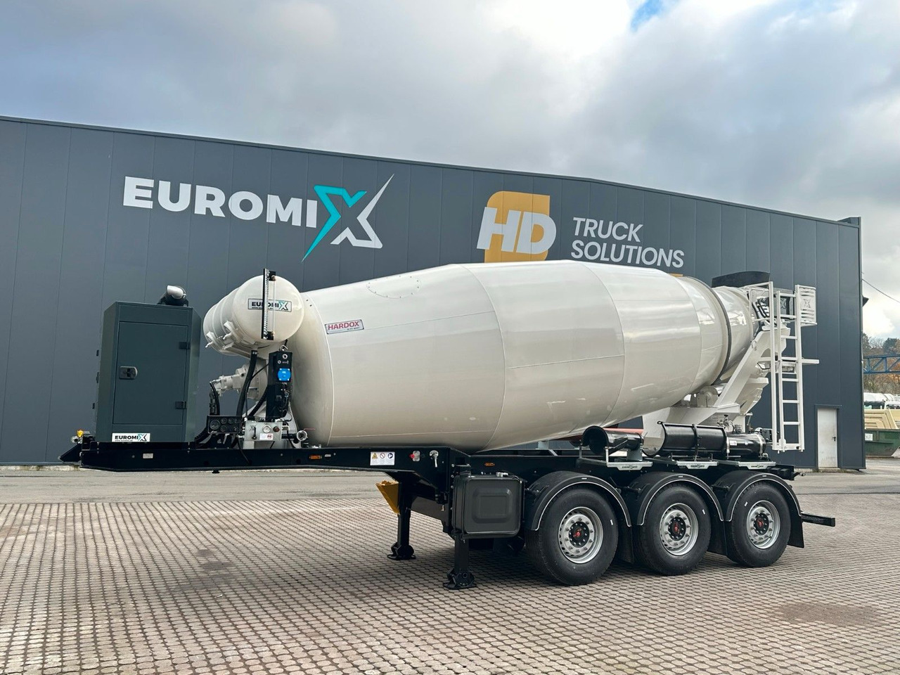 EUROMIX MTP - 12m³ Betonmischer-Auflieger - Betonin kuljetus puoliperävaunu: kuva EUROMIX MTP - 12m³ Betonmischer-Auflieger - Betonin kuljetus puoliperävaunu EUROMIX MTP - 12m³ Betonmischer-Auflieger - Betonin kuljetus puoliperävaunu: kuva EUROMIX MTP - 12m³ Betonmischer-Auflieger - Betonin kuljetus puoliperävaunu