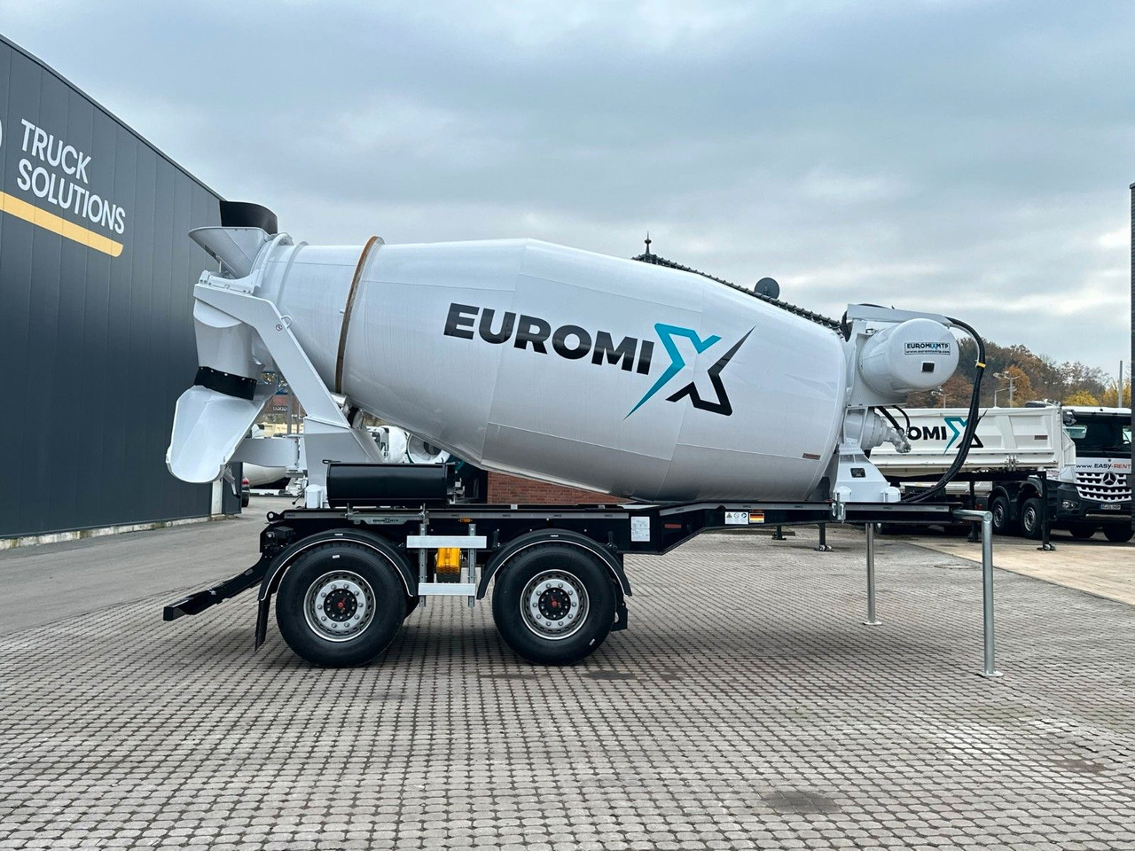EUROMIX MTP - Fahrmischer EM 10 L 2-Achser - Betonin kuljetus puoliperävaunu: kuva EUROMIX MTP - Fahrmischer EM 10 L 2-Achser - Betonin kuljetus puoliperävaunu EUROMIX MTP - Fahrmischer EM 10 L 2-Achser - Betonin kuljetus puoliperävaunu: kuva EUROMIX MTP - Fahrmischer EM 10 L 2-Achser - Betonin kuljetus puoliperävaunu