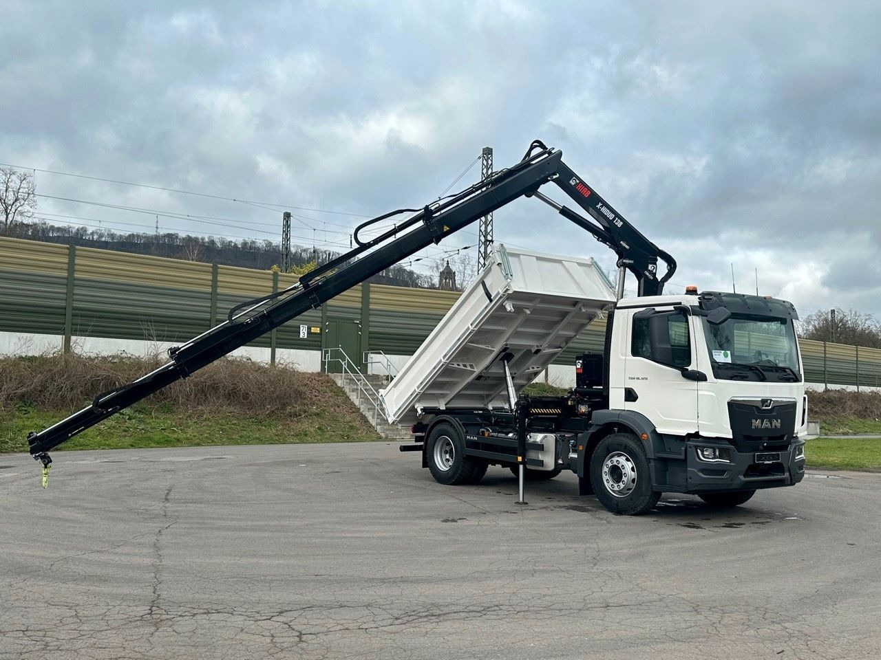 MAN TGM 18.320 4x2 Euro6e Hiab X-HiDuo 138DS-3 - Kippiauto kuorma-auto, Nosturiauto: kuva MAN TGM 18.320 4x2 Euro6e Hiab X-HiDuo 138DS-3 - Kippiauto kuorma-auto, Nosturiauto MAN TGM 18.320 4x2 Euro6e Hiab X-HiDuo 138DS-3 - Kippiauto kuorma-auto, Nosturiauto: kuva MAN TGM 18.320 4x2 Euro6e Hiab X-HiDuo 138DS-3 - Kippiauto kuorma-auto, Nosturiauto