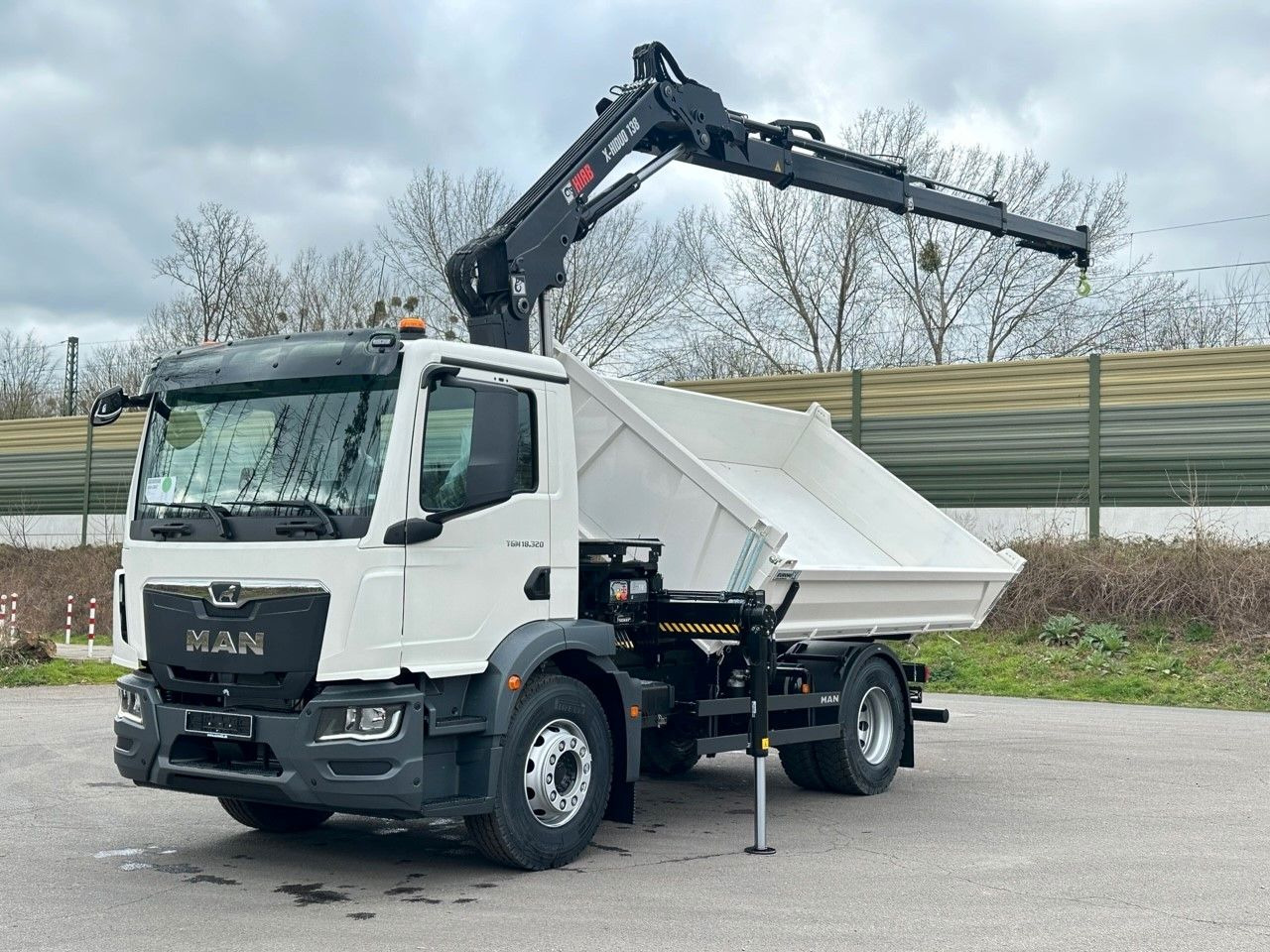MAN TGM 18.320 4x2 Euro6e Hiab X-HiDuo 138DS-3 - Kippiauto kuorma-auto, Nosturiauto: kuva MAN TGM 18.320 4x2 Euro6e Hiab X-HiDuo 138DS-3 - Kippiauto kuorma-auto, Nosturiauto MAN TGM 18.320 4x2 Euro6e Hiab X-HiDuo 138DS-3 - Kippiauto kuorma-auto, Nosturiauto: kuva MAN TGM 18.320 4x2 Euro6e Hiab X-HiDuo 138DS-3 - Kippiauto kuorma-auto, Nosturiauto
