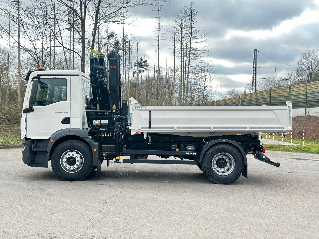 MAN TGM 18.320 4x2 Euro6e Hiab X-HiDuo 138DS-3 - Kippiauto kuorma-auto, Nosturiauto: kuva MAN TGM 18.320 4x2 Euro6e Hiab X-HiDuo 138DS-3 - Kippiauto kuorma-auto, Nosturiauto MAN TGM 18.320 4x2 Euro6e Hiab X-HiDuo 138DS-3 - Kippiauto kuorma-auto, Nosturiauto: kuva MAN TGM 18.320 4x2 Euro6e Hiab X-HiDuo 138DS-3 - Kippiauto kuorma-auto, Nosturiauto