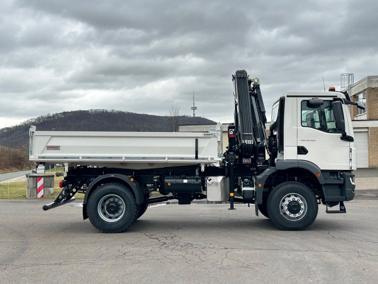 MAN TGM 18.320 4x4 Euro6e Hiab X-HiDuo 138DS-3 - Kippiauto kuorma-auto, Nosturiauto: kuva MAN TGM 18.320 4x4 Euro6e Hiab X-HiDuo 138DS-3 - Kippiauto kuorma-auto, Nosturiauto MAN TGM 18.320 4x4 Euro6e Hiab X-HiDuo 138DS-3 - Kippiauto kuorma-auto, Nosturiauto: kuva MAN TGM 18.320 4x4 Euro6e Hiab X-HiDuo 138DS-3 - Kippiauto kuorma-auto, Nosturiauto