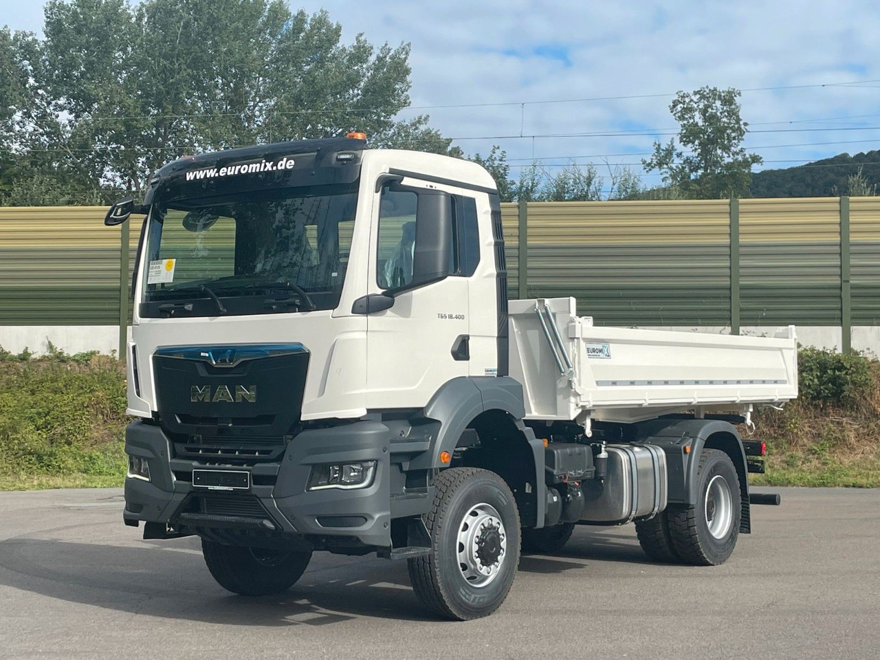 MAN TGS 18.400 TG3 4x4 Euro6e 3-Seiten-Kippe Euromix - Kippiauto kuorma-auto: kuva MAN TGS 18.400 TG3 4x4 Euro6e 3-Seiten-Kippe Euromix - Kippiauto kuorma-auto MAN TGS 18.400 TG3 4x4 Euro6e 3-Seiten-Kippe Euromix - Kippiauto kuorma-auto: kuva MAN TGS 18.400 TG3 4x4 Euro6e 3-Seiten-Kippe Euromix - Kippiauto kuorma-auto