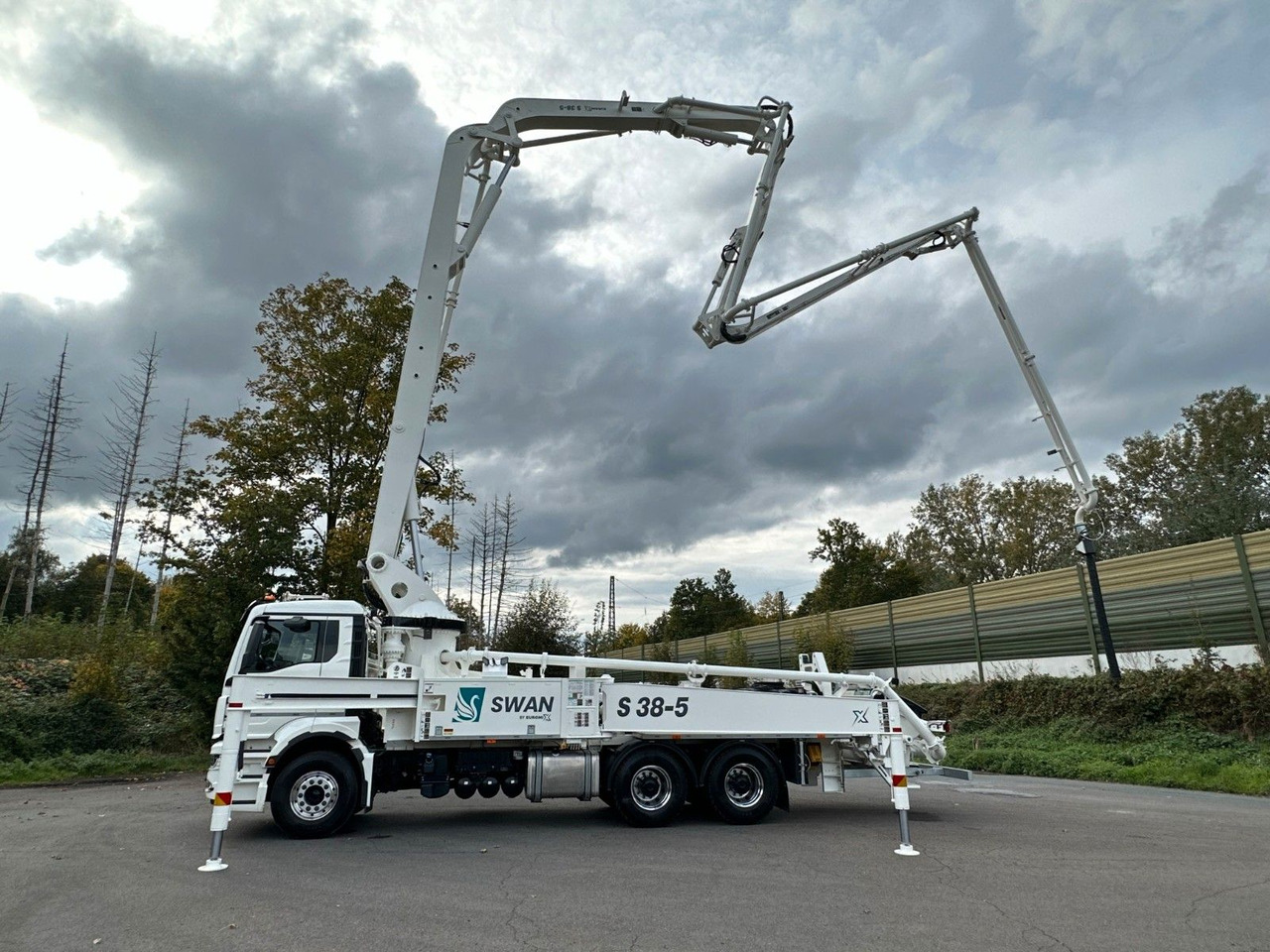 MAN TGS 26.510 6x4 SWAN TSP 38-5 160RZ ( 38m ) - Betonipumppuauto: kuva MAN TGS 26.510 6x4 SWAN TSP 38-5 160RZ ( 38m ) - Betonipumppuauto MAN TGS 26.510 6x4 SWAN TSP 38-5 160RZ ( 38m ) - Betonipumppuauto: kuva MAN TGS 26.510 6x4 SWAN TSP 38-5 160RZ ( 38m ) - Betonipumppuauto
