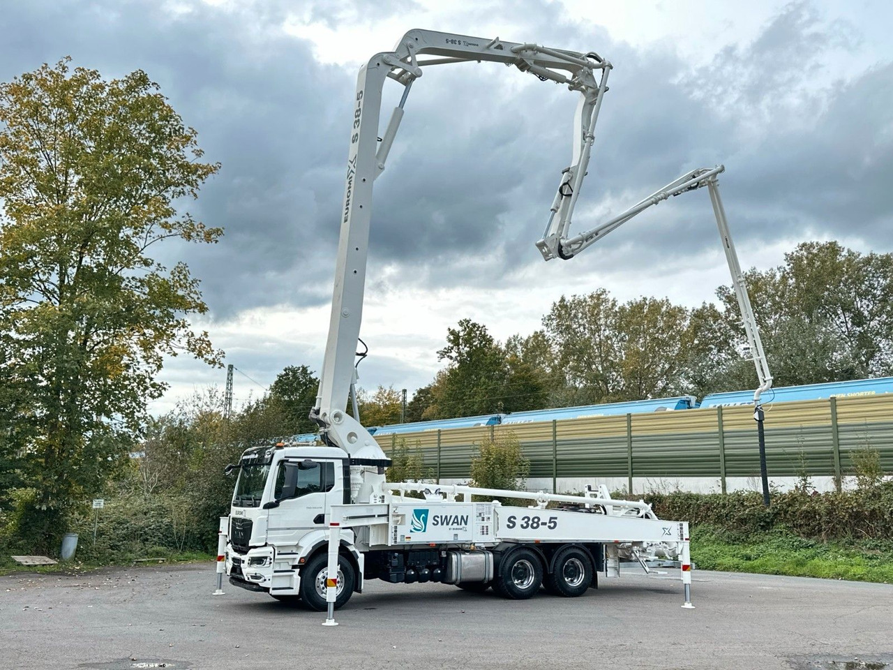 MAN TGS 26.510 6x4 SWAN TSP 38-5 160RZ ( 38m ) - Betonipumppuauto: kuva MAN TGS 26.510 6x4 SWAN TSP 38-5 160RZ ( 38m ) - Betonipumppuauto MAN TGS 26.510 6x4 SWAN TSP 38-5 160RZ ( 38m ) - Betonipumppuauto: kuva MAN TGS 26.510 6x4 SWAN TSP 38-5 160RZ ( 38m ) - Betonipumppuauto