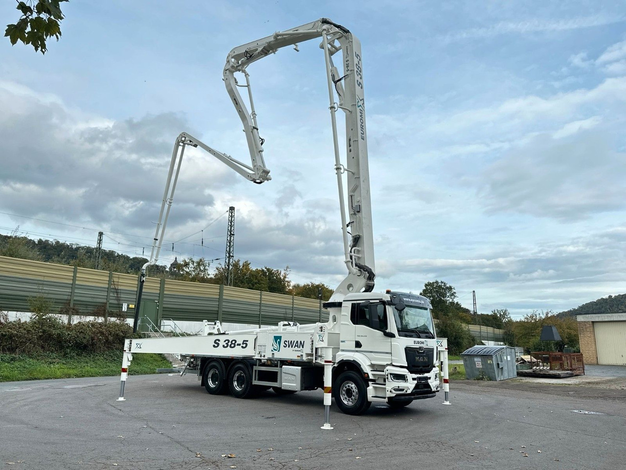 MAN TGS 26.510 6x4 SWAN TSP 38-5 160RZ ( 38m ) - Betonipumppuauto: kuva MAN TGS 26.510 6x4 SWAN TSP 38-5 160RZ ( 38m ) - Betonipumppuauto MAN TGS 26.510 6x4 SWAN TSP 38-5 160RZ ( 38m ) - Betonipumppuauto: kuva MAN TGS 26.510 6x4 SWAN TSP 38-5 160RZ ( 38m ) - Betonipumppuauto
