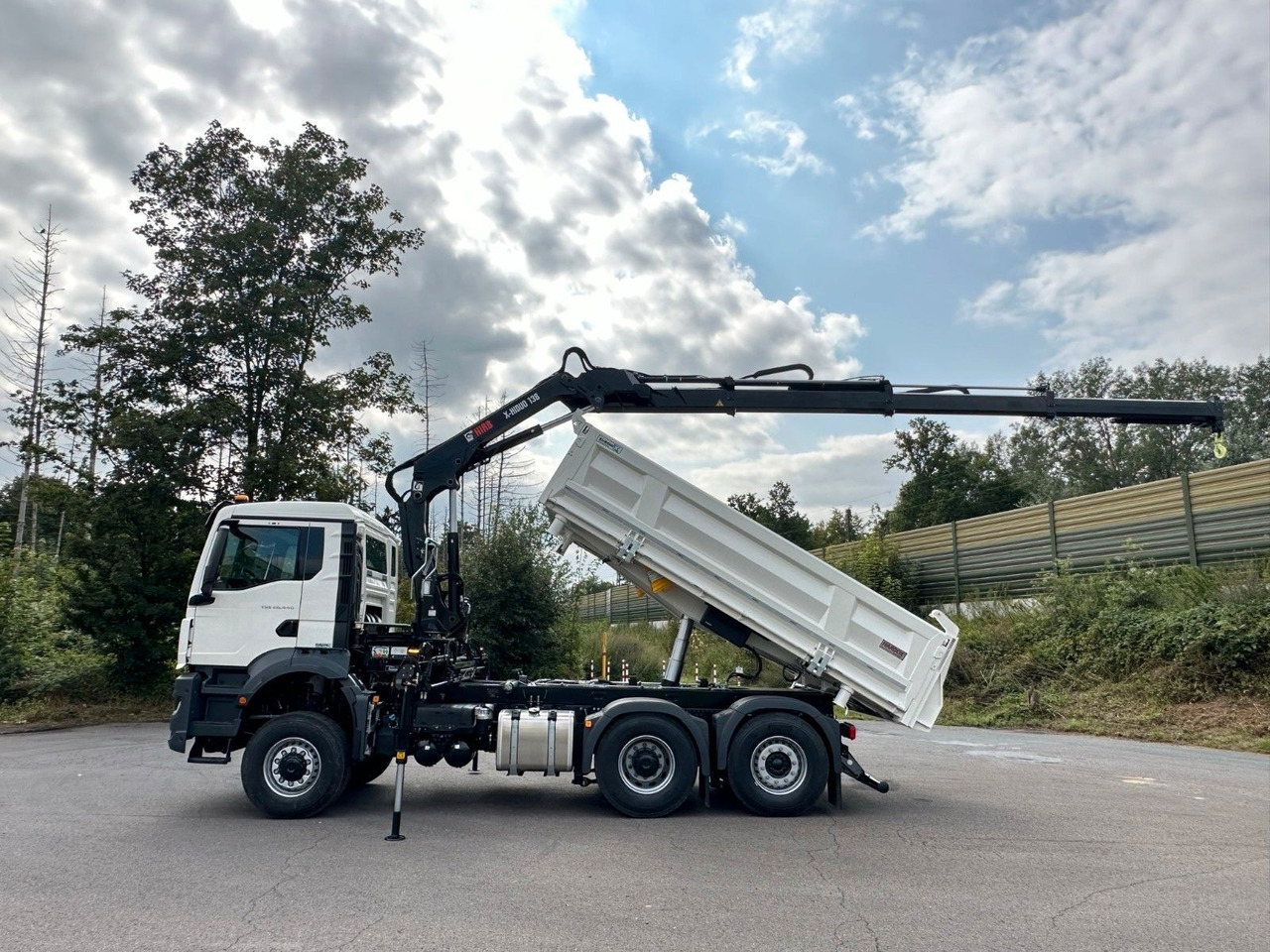 MAN TGS 28.440 6x4-4/3-Seiten- Kipper / Hiab 138-3 - Kippiauto kuorma-auto, Nosturiauto: kuva MAN TGS 28.440 6x4-4/3-Seiten- Kipper / Hiab 138-3 - Kippiauto kuorma-auto, Nosturiauto MAN TGS 28.440 6x4-4/3-Seiten- Kipper / Hiab 138-3 - Kippiauto kuorma-auto, Nosturiauto: kuva MAN TGS 28.440 6x4-4/3-Seiten- Kipper / Hiab 138-3 - Kippiauto kuorma-auto, Nosturiauto