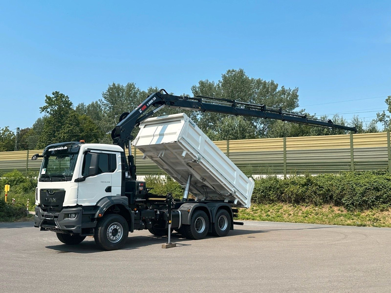 MAN TGS 33.440 6x4 /3-Seiten- Kipper / HIAB 228-6 - Kippiauto kuorma-auto, Nosturiauto: kuva MAN TGS 33.440 6x4 /3-Seiten- Kipper / HIAB 228-6 - Kippiauto kuorma-auto, Nosturiauto MAN TGS 33.440 6x4 /3-Seiten- Kipper / HIAB 228-6 - Kippiauto kuorma-auto, Nosturiauto: kuva MAN TGS 33.440 6x4 /3-Seiten- Kipper / HIAB 228-6 - Kippiauto kuorma-auto, Nosturiauto
