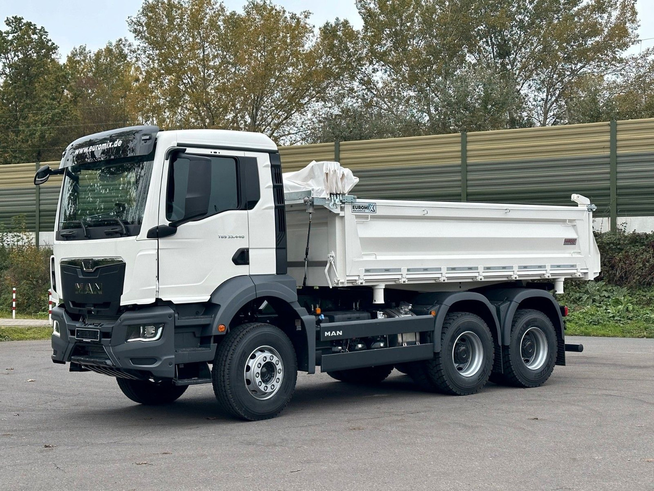 MAN TGS 33.440 6x4 /Euro6 3-Seiten-Kipper EuromixMTP - Kippiauto kuorma-auto: kuva MAN TGS 33.440 6x4 /Euro6 3-Seiten-Kipper EuromixMTP - Kippiauto kuorma-auto MAN TGS 33.440 6x4 /Euro6 3-Seiten-Kipper EuromixMTP - Kippiauto kuorma-auto: kuva MAN TGS 33.440 6x4 /Euro6 3-Seiten-Kipper EuromixMTP - Kippiauto kuorma-auto