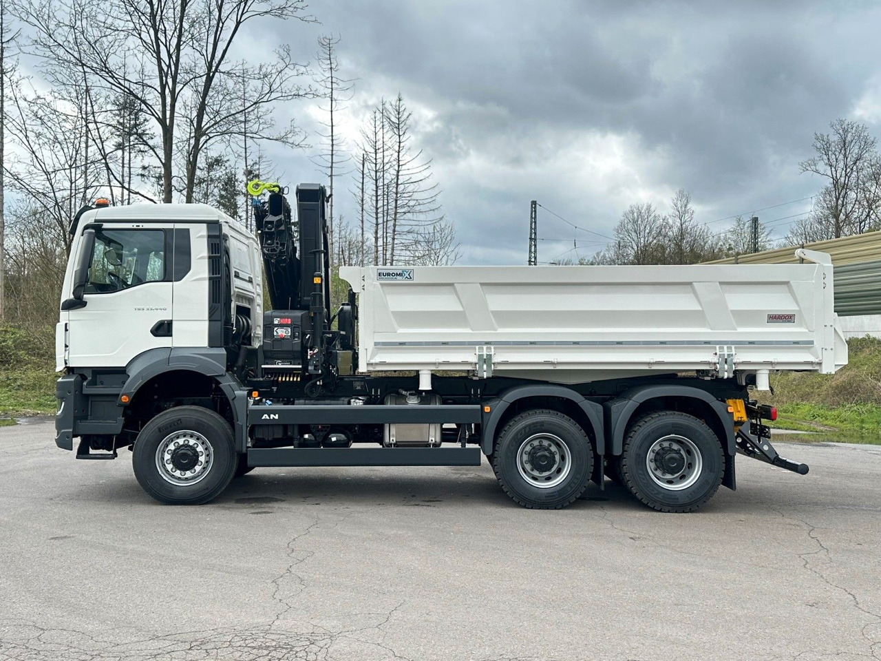 MAN TGS 33.440 6x6 /3-Seiten- Kipper / HIAB 228-4 - Kippiauto kuorma-auto, Nosturiauto: kuva MAN TGS 33.440 6x6 /3-Seiten- Kipper / HIAB 228-4 - Kippiauto kuorma-auto, Nosturiauto MAN TGS 33.440 6x6 /3-Seiten- Kipper / HIAB 228-4 - Kippiauto kuorma-auto, Nosturiauto: kuva MAN TGS 33.440 6x6 /3-Seiten- Kipper / HIAB 228-4 - Kippiauto kuorma-auto, Nosturiauto