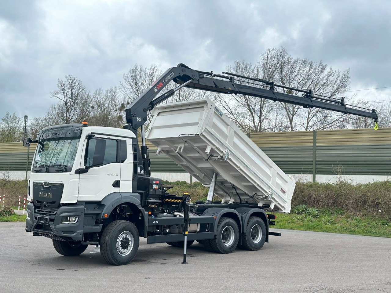 MAN TGS 33.440 6x6 /3-Seiten- Kipper / HIAB 228-4 - Kippiauto kuorma-auto, Nosturiauto: kuva MAN TGS 33.440 6x6 /3-Seiten- Kipper / HIAB 228-4 - Kippiauto kuorma-auto, Nosturiauto MAN TGS 33.440 6x6 /3-Seiten- Kipper / HIAB 228-4 - Kippiauto kuorma-auto, Nosturiauto: kuva MAN TGS 33.440 6x6 /3-Seiten- Kipper / HIAB 228-4 - Kippiauto kuorma-auto, Nosturiauto