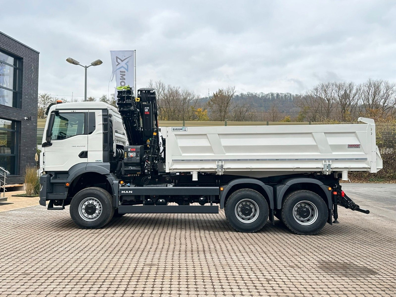 MAN TGS 33.440 6x6 /3-Seiten- Kipper / Kran HIAB 302 - Kippiauto kuorma-auto, Nosturiauto: kuva MAN TGS 33.440 6x6 /3-Seiten- Kipper / Kran HIAB 302 - Kippiauto kuorma-auto, Nosturiauto MAN TGS 33.440 6x6 /3-Seiten- Kipper / Kran HIAB 302 - Kippiauto kuorma-auto, Nosturiauto: kuva MAN TGS 33.440 6x6 /3-Seiten- Kipper / Kran HIAB 302 - Kippiauto kuorma-auto, Nosturiauto