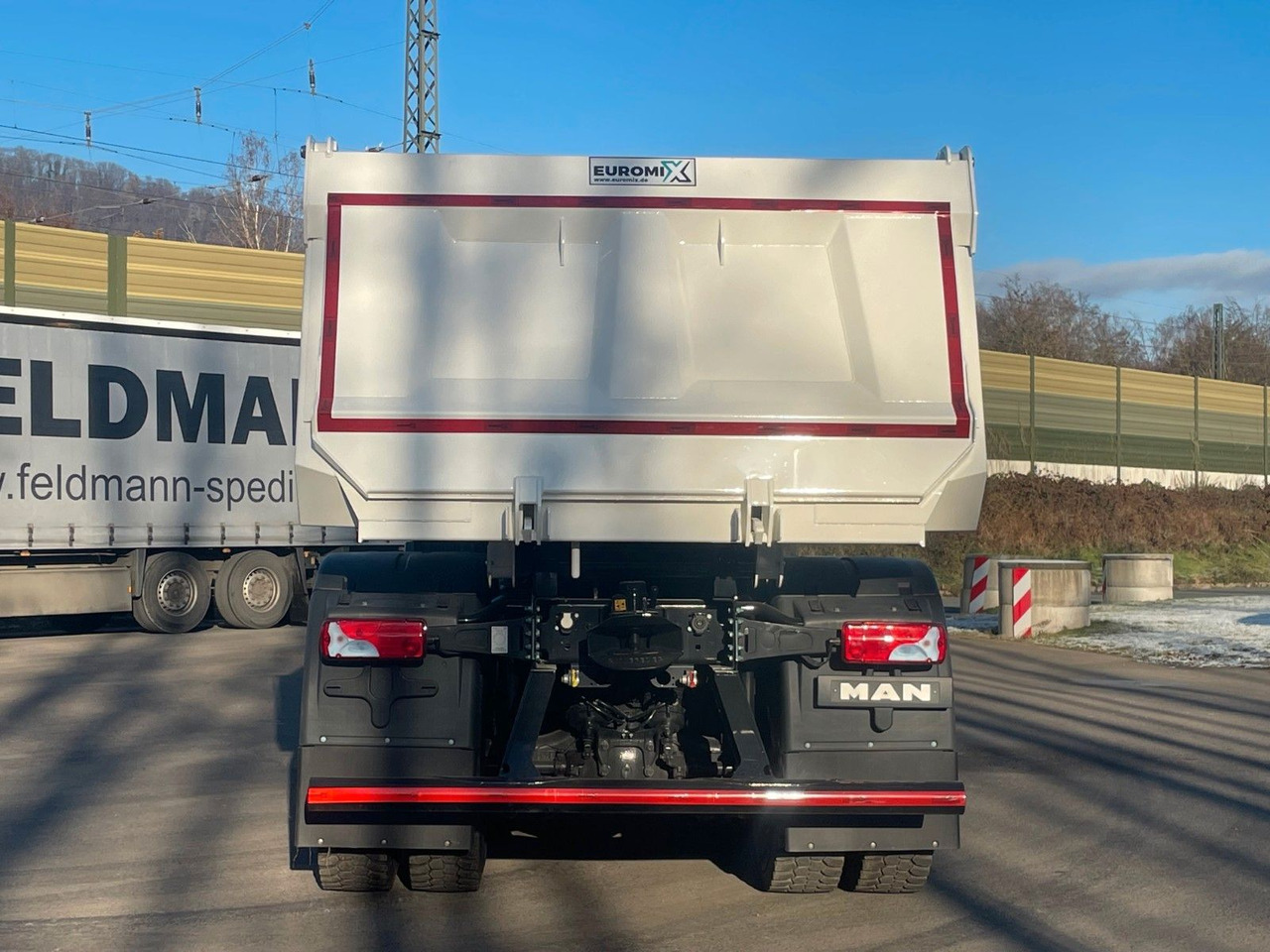 MAN TGS 33.440 6x6 /Euro6e Mulden-Kipper EuromixMTP - Kippiauto kuorma-auto: kuva MAN TGS 33.440 6x6 /Euro6e Mulden-Kipper EuromixMTP - Kippiauto kuorma-auto MAN TGS 33.440 6x6 /Euro6e Mulden-Kipper EuromixMTP - Kippiauto kuorma-auto: kuva MAN TGS 33.440 6x6 /Euro6e Mulden-Kipper EuromixMTP - Kippiauto kuorma-auto