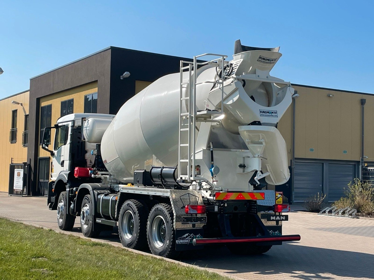 MAN TGS 35.470 8x4 EuromixMTP EM 10 L 10xVORHANDEN - Betoniauto: kuva MAN TGS 35.470 8x4 EuromixMTP EM 10 L 10xVORHANDEN - Betoniauto MAN TGS 35.470 8x4 EuromixMTP EM 10 L 10xVORHANDEN - Betoniauto: kuva MAN TGS 35.470 8x4 EuromixMTP EM 10 L 10xVORHANDEN - Betoniauto