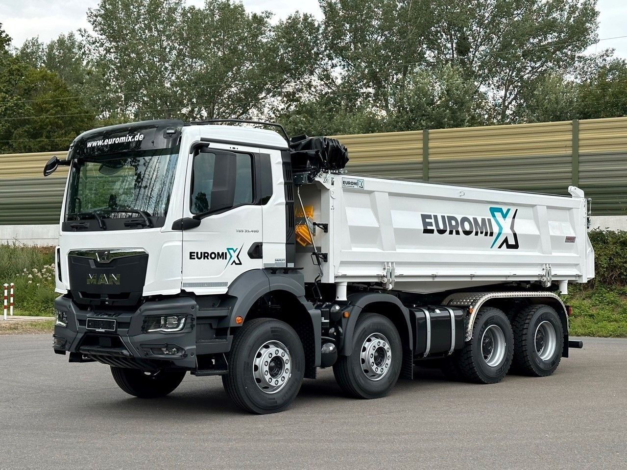 MAN TGS 35.480 8x4 EuromixMTP 3-Seiten-Kipper - Kippiauto kuorma-auto: kuva MAN TGS 35.480 8x4 EuromixMTP 3-Seiten-Kipper - Kippiauto kuorma-auto MAN TGS 35.480 8x4 EuromixMTP 3-Seiten-Kipper - Kippiauto kuorma-auto: kuva MAN TGS 35.480 8x4 EuromixMTP 3-Seiten-Kipper - Kippiauto kuorma-auto