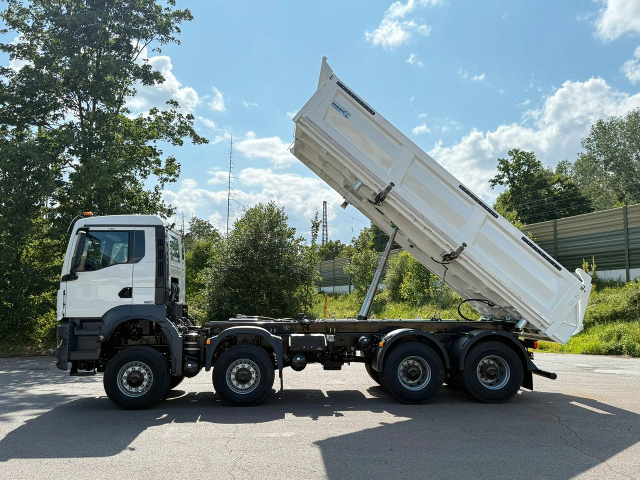 MAN TGS 35.480 8x8 EuromixMTP 3-Seiten-Kipper - Kippiauto kuorma-auto: kuva MAN TGS 35.480 8x8 EuromixMTP 3-Seiten-Kipper - Kippiauto kuorma-auto MAN TGS 35.480 8x8 EuromixMTP 3-Seiten-Kipper - Kippiauto kuorma-auto: kuva MAN TGS 35.480 8x8 EuromixMTP 3-Seiten-Kipper - Kippiauto kuorma-auto