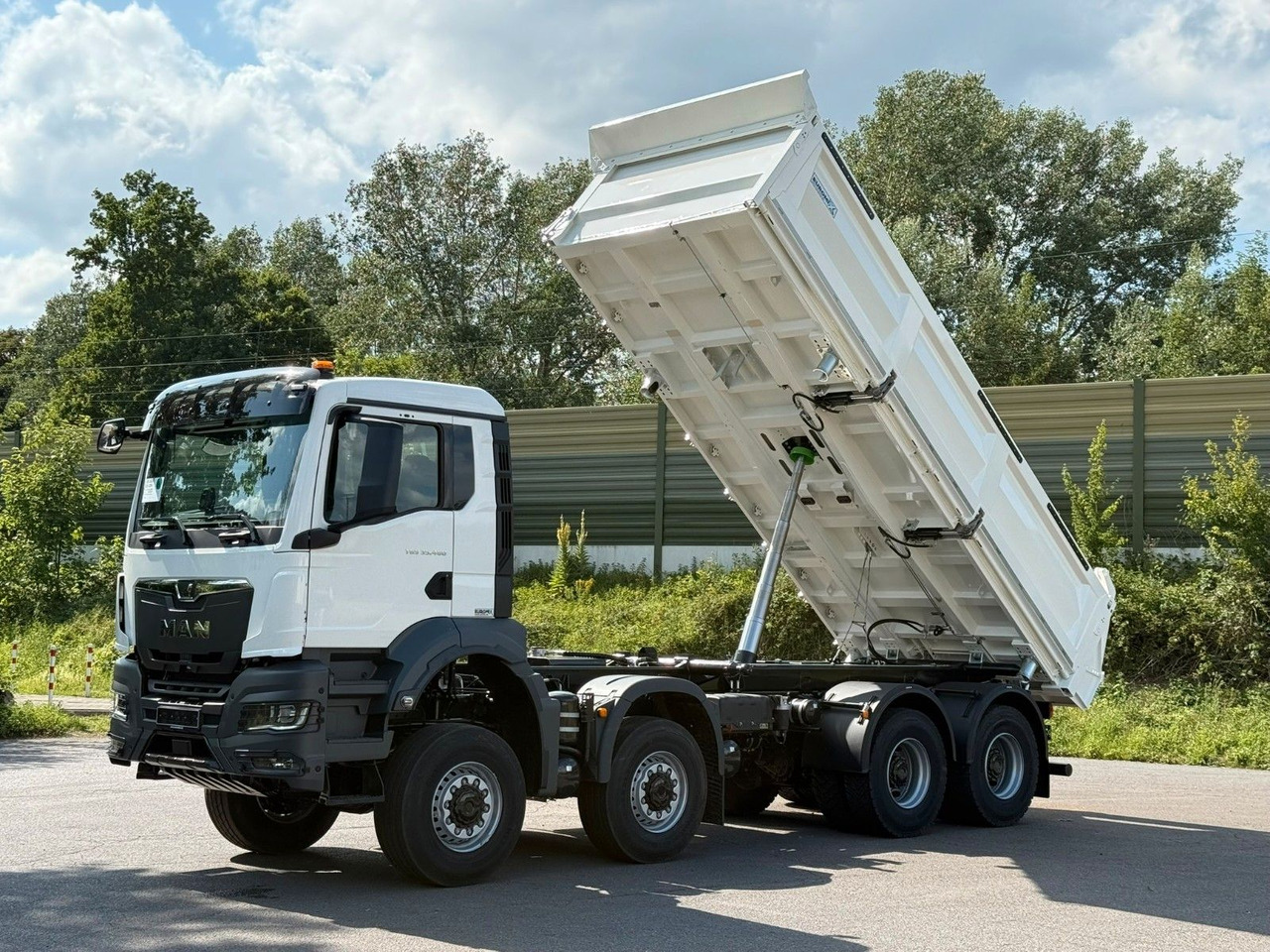 MAN TGS 35.480 8x8 EuromixMTP 3-Seiten-Kipper - Kippiauto kuorma-auto: kuva MAN TGS 35.480 8x8 EuromixMTP 3-Seiten-Kipper - Kippiauto kuorma-auto MAN TGS 35.480 8x8 EuromixMTP 3-Seiten-Kipper - Kippiauto kuorma-auto: kuva MAN TGS 35.480 8x8 EuromixMTP 3-Seiten-Kipper - Kippiauto kuorma-auto