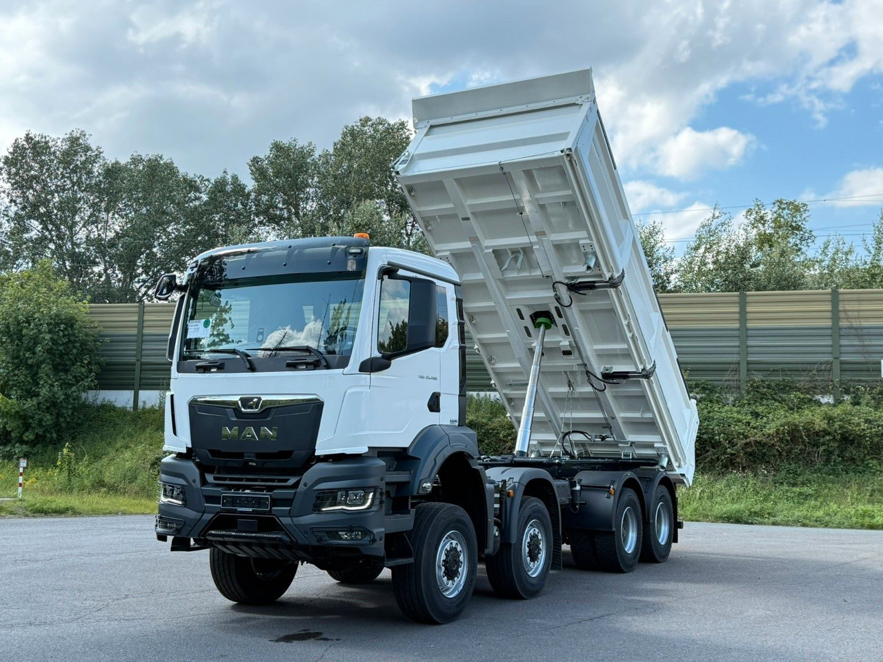 MAN TGS 35.480 8x8 EuromixMTP 3-Seiten-Kipper - Kippiauto kuorma-auto: kuva MAN TGS 35.480 8x8 EuromixMTP 3-Seiten-Kipper - Kippiauto kuorma-auto MAN TGS 35.480 8x8 EuromixMTP 3-Seiten-Kipper - Kippiauto kuorma-auto: kuva MAN TGS 35.480 8x8 EuromixMTP 3-Seiten-Kipper - Kippiauto kuorma-auto