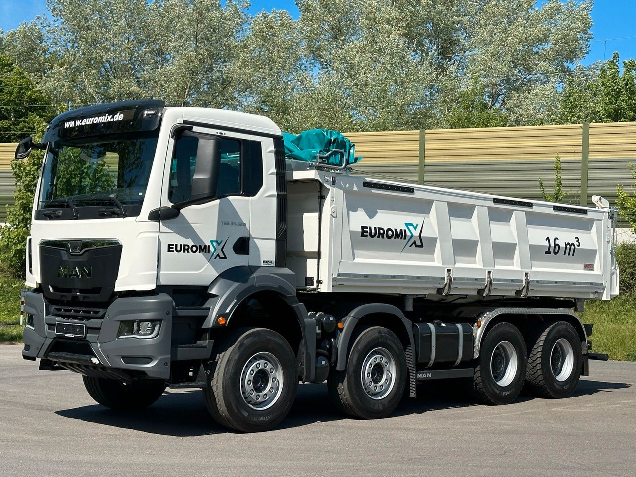 MAN TGS 35.520 8x4 EuromixMTP 3-Seiten-Kipper - Kippiauto kuorma-auto: kuva MAN TGS 35.520 8x4 EuromixMTP 3-Seiten-Kipper - Kippiauto kuorma-auto MAN TGS 35.520 8x4 EuromixMTP 3-Seiten-Kipper - Kippiauto kuorma-auto: kuva MAN TGS 35.520 8x4 EuromixMTP 3-Seiten-Kipper - Kippiauto kuorma-auto
