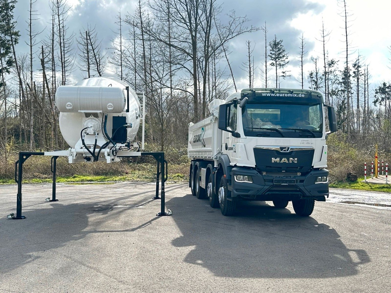 MAN TGS 41.440 8x4 WECHSELSYSTEM KIPPER+MISCHER - Betoniauto: kuva MAN TGS 41.440 8x4 WECHSELSYSTEM KIPPER+MISCHER - Betoniauto MAN TGS 41.440 8x4 WECHSELSYSTEM KIPPER+MISCHER - Betoniauto: kuva MAN TGS 41.440 8x4 WECHSELSYSTEM KIPPER+MISCHER - Betoniauto
