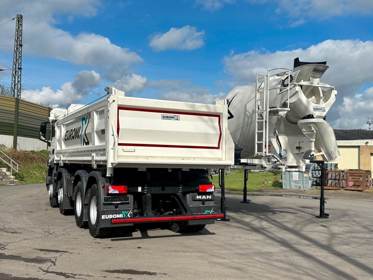 MAN TGS 41.440 8x4 WECHSELSYSTEM KIPPER+MISCHER - Kippiauto kuorma-auto: kuva MAN TGS 41.440 8x4 WECHSELSYSTEM KIPPER+MISCHER - Kippiauto kuorma-auto MAN TGS 41.440 8x4 WECHSELSYSTEM KIPPER+MISCHER - Kippiauto kuorma-auto: kuva MAN TGS 41.440 8x4 WECHSELSYSTEM KIPPER+MISCHER - Kippiauto kuorma-auto