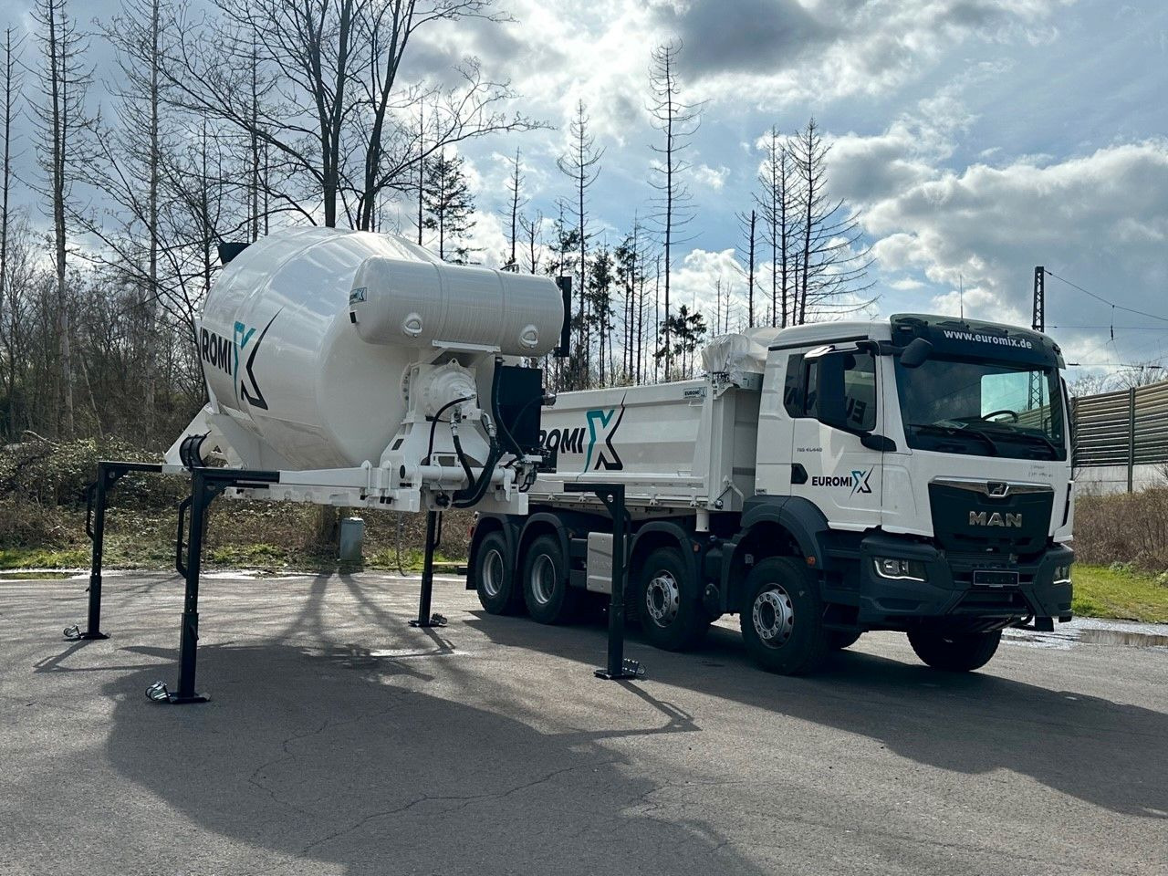 MAN TGS 41.440 8x4 WECHSELSYSTEM KIPPER+MISCHER - Kippiauto kuorma-auto: kuva MAN TGS 41.440 8x4 WECHSELSYSTEM KIPPER+MISCHER - Kippiauto kuorma-auto MAN TGS 41.440 8x4 WECHSELSYSTEM KIPPER+MISCHER - Kippiauto kuorma-auto: kuva MAN TGS 41.440 8x4 WECHSELSYSTEM KIPPER+MISCHER - Kippiauto kuorma-auto