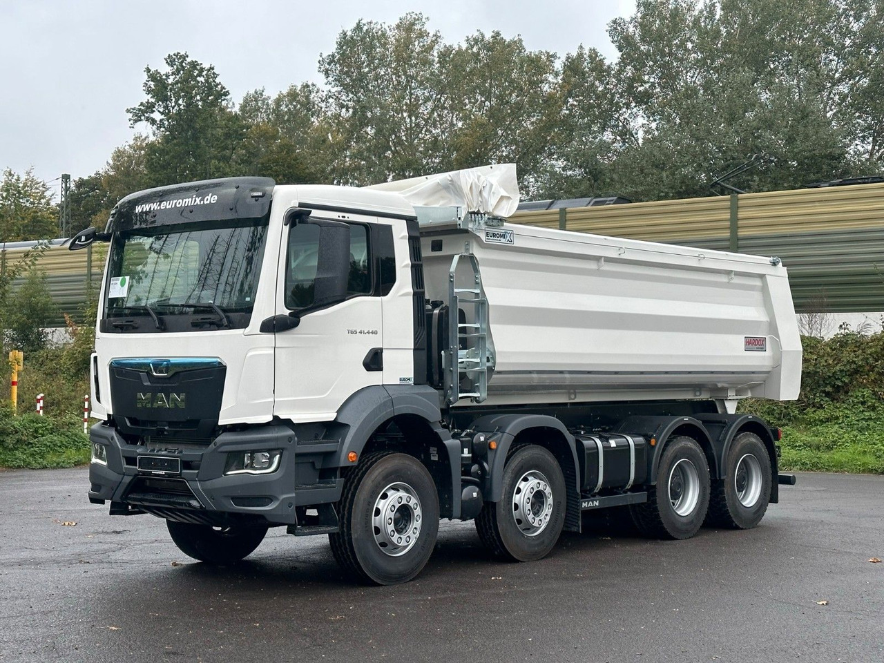 MAN TGS 41.440 BB 8X4 Euromix Mulden Kipper HARDOX - Kippiauto kuorma-auto: kuva MAN TGS 41.440 BB 8X4 Euromix Mulden Kipper HARDOX - Kippiauto kuorma-auto MAN TGS 41.440 BB 8X4 Euromix Mulden Kipper HARDOX - Kippiauto kuorma-auto: kuva MAN TGS 41.440 BB 8X4 Euromix Mulden Kipper HARDOX - Kippiauto kuorma-auto