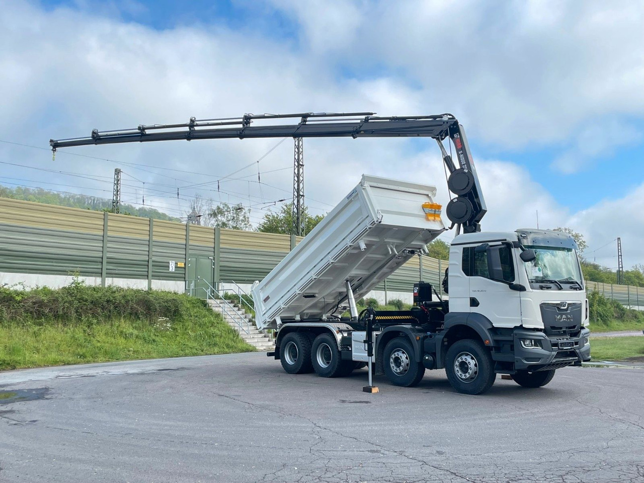 MAN TGS 41.480 8x4/Euro6e Euromix Kipper Hiab 228-6 - Kippiauto kuorma-auto, Nosturiauto: kuva MAN TGS 41.480 8x4/Euro6e Euromix Kipper Hiab 228-6 - Kippiauto kuorma-auto, Nosturiauto MAN TGS 41.480 8x4/Euro6e Euromix Kipper Hiab 228-6 - Kippiauto kuorma-auto, Nosturiauto: kuva MAN TGS 41.480 8x4/Euro6e Euromix Kipper Hiab 228-6 - Kippiauto kuorma-auto, Nosturiauto