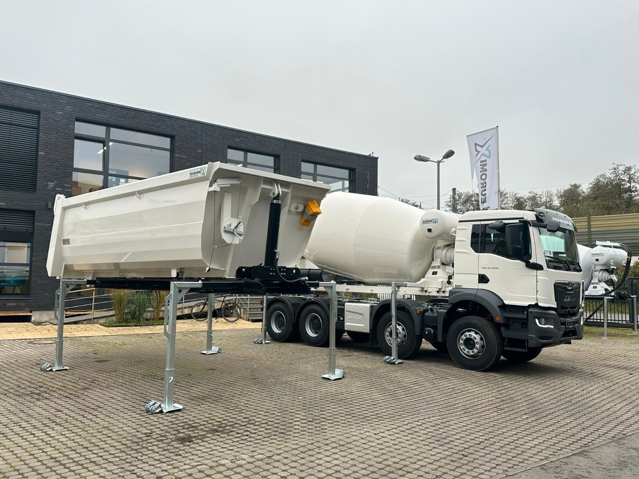 MAN TGS 41.480 8x4 WECHSELSYSTEM KIPPER+MISCHER - Betoniauto, Päällirakenteet-kippiauto: kuva MAN TGS 41.480 8x4 WECHSELSYSTEM KIPPER+MISCHER - Betoniauto, Päällirakenteet-kippiauto MAN TGS 41.480 8x4 WECHSELSYSTEM KIPPER+MISCHER - Betoniauto, Päällirakenteet-kippiauto: kuva MAN TGS 41.480 8x4 WECHSELSYSTEM KIPPER+MISCHER - Betoniauto, Päällirakenteet-kippiauto