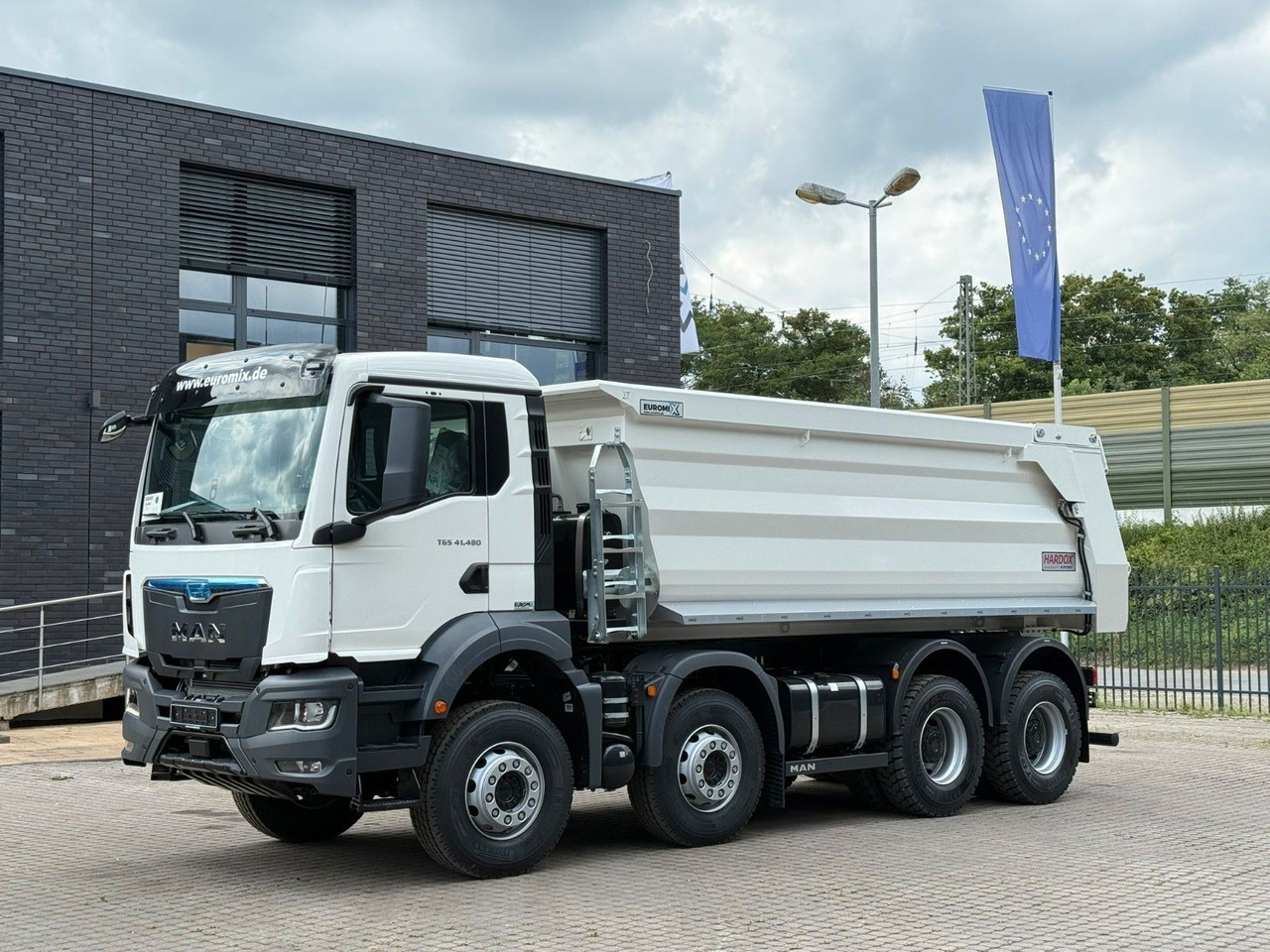 MAN TGS 41.480 BB 8X4 Hydraulische Klappe - Kippiauto kuorma-auto: kuva MAN TGS 41.480 BB 8X4 Hydraulische Klappe - Kippiauto kuorma-auto MAN TGS 41.480 BB 8X4 Hydraulische Klappe - Kippiauto kuorma-auto: kuva MAN TGS 41.480 BB 8X4 Hydraulische Klappe - Kippiauto kuorma-auto