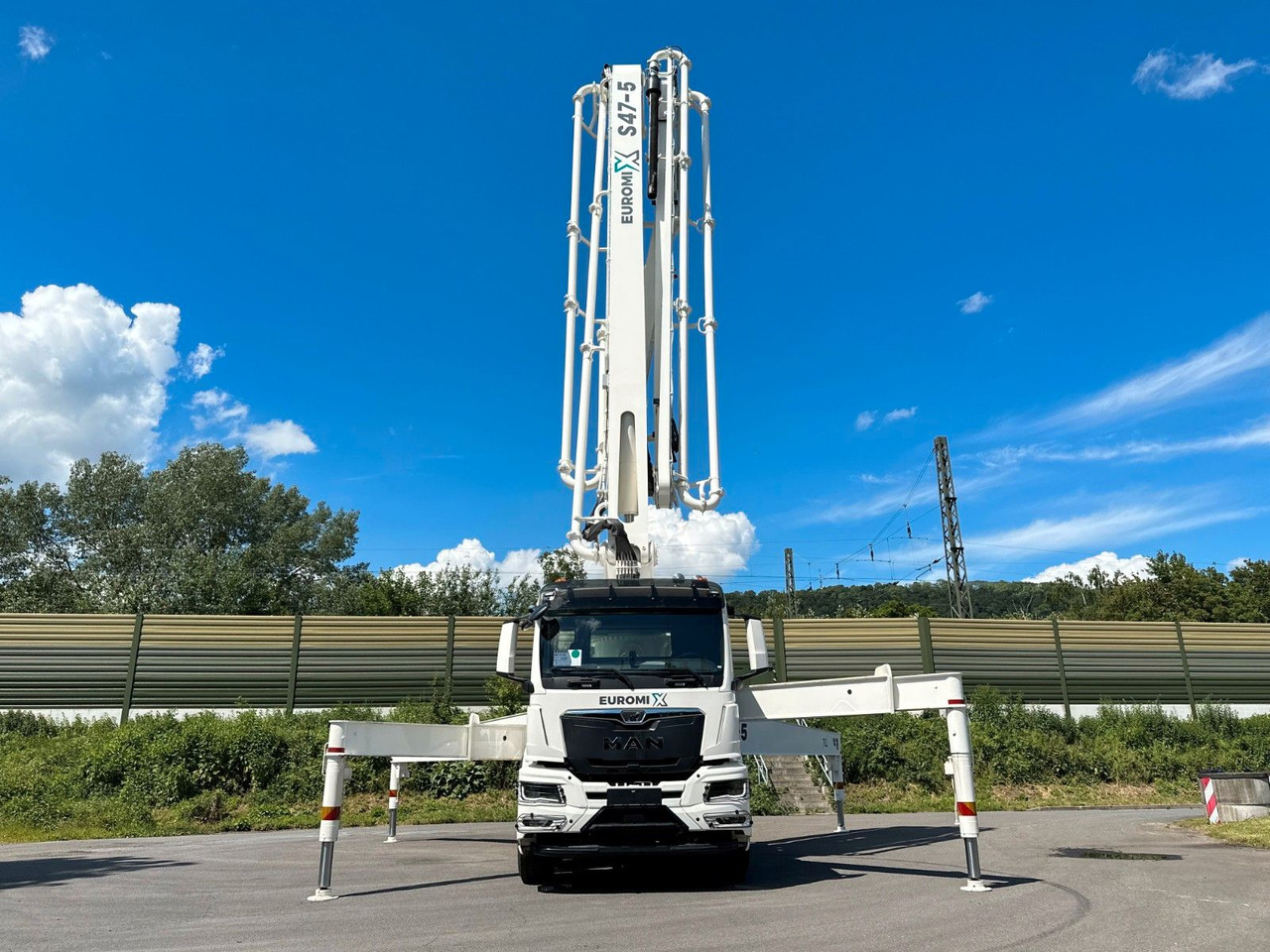 Leasing  MAN TGS 41.520 8x4 SWAN TSP 47-5 160RZ    ( 47m ) MAN TGS 41.520 8x4 SWAN TSP 47-5 160RZ    ( 47m ): kuva Leasing  MAN TGS 41.520 8x4 SWAN TSP 47-5 160RZ    ( 47m ) MAN TGS 41.520 8x4 SWAN TSP 47-5 160RZ    ( 47m )