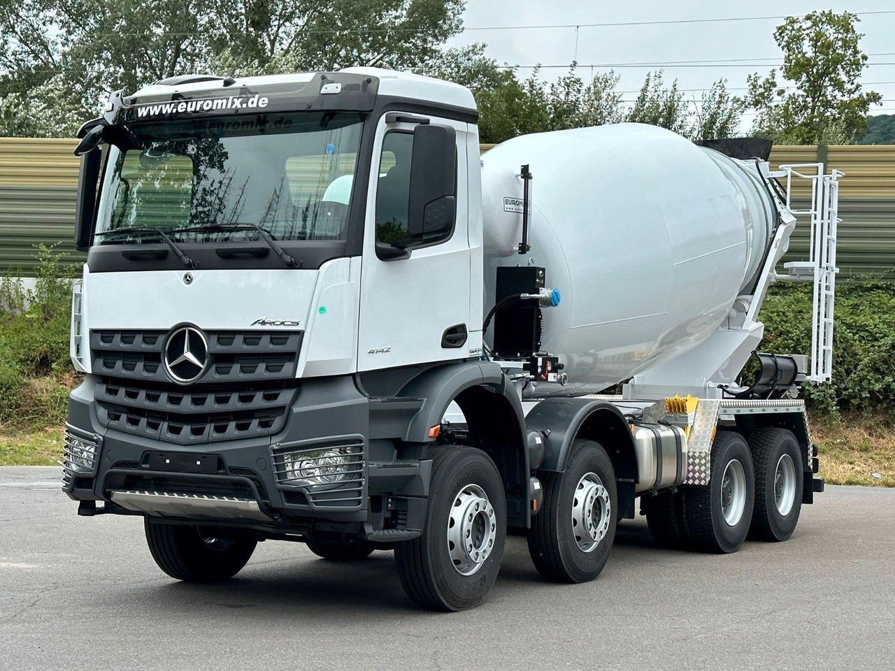 Mercedes-Benz AROCS 5 4142 B 8X4 Euro 3 EuromixMTP EM 10 - Betoniauto: kuva Mercedes-Benz AROCS 5 4142 B 8X4 Euro 3 EuromixMTP EM 10 - Betoniauto Mercedes-Benz AROCS 5 4142 B 8X4 Euro 3 EuromixMTP EM 10 - Betoniauto: kuva Mercedes-Benz AROCS 5 4142 B 8X4 Euro 3 EuromixMTP EM 10 - Betoniauto