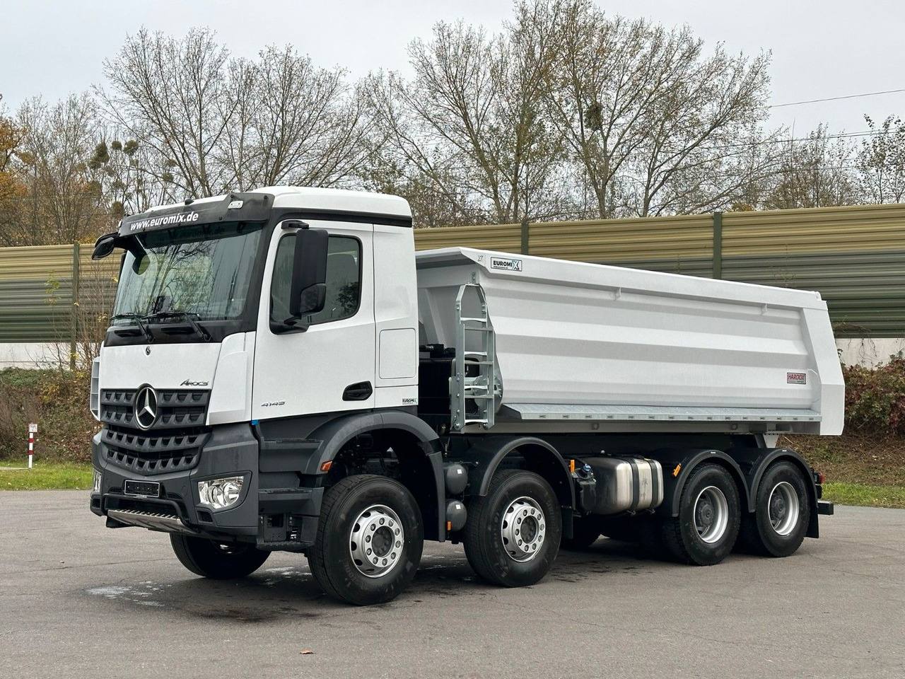 Mercedes-Benz AROCS 5 4145 8X4 E6e EuromixMTP 18m³ Kipper - Kippiauto kuorma-auto: kuva Mercedes-Benz AROCS 5 4145 8X4 E6e EuromixMTP 18m³ Kipper - Kippiauto kuorma-auto Mercedes-Benz AROCS 5 4145 8X4 E6e EuromixMTP 18m³ Kipper - Kippiauto kuorma-auto: kuva Mercedes-Benz AROCS 5 4145 8X4 E6e EuromixMTP 18m³ Kipper - Kippiauto kuorma-auto