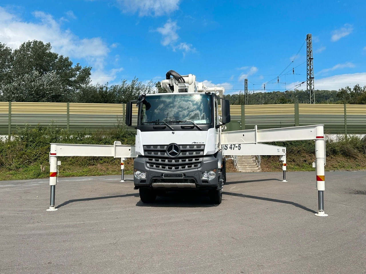 Leasing  Mercedes-Benz Arocs 5 4142  8x4 SWAN TSP 47-5 160RZ ( 47m ) Mercedes-Benz Arocs 5 4142  8x4 SWAN TSP 47-5 160RZ ( 47m ): kuva Leasing  Mercedes-Benz Arocs 5 4142  8x4 SWAN TSP 47-5 160RZ ( 47m ) Mercedes-Benz Arocs 5 4142  8x4 SWAN TSP 47-5 160RZ ( 47m )