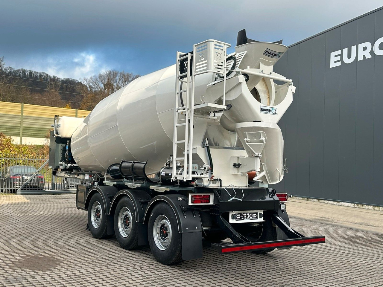 EUROMIX MTP - 12m³ Betonmischer-Auflieger - Puoliperävaunu: kuva EUROMIX MTP - 12m³ Betonmischer-Auflieger - Puoliperävaunu EUROMIX MTP - 12m³ Betonmischer-Auflieger - Puoliperävaunu: kuva EUROMIX MTP - 12m³ Betonmischer-Auflieger - Puoliperävaunu